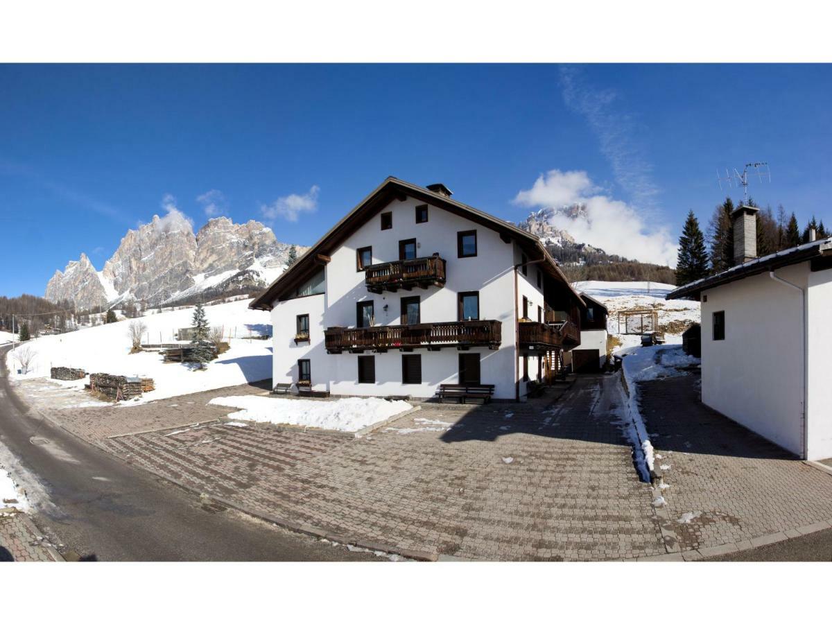 Cristallo & Faloria Suite Apartments Кортіна-д'Ампеццо Екстер'єр фото